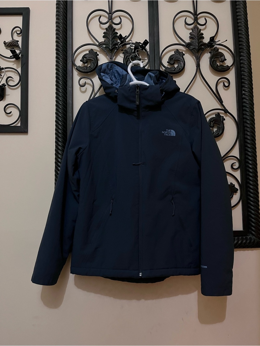 The Northface
Barr Lake
Soft Shell/Windwall Jacket
Size Medium for Women